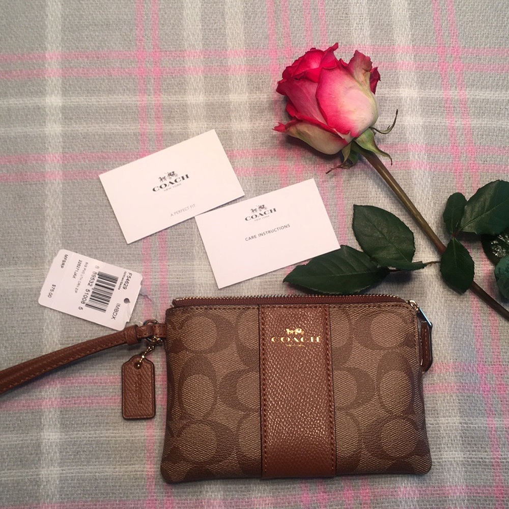 NWT  Coach Wristlet 4x6 Khaki / Saddle